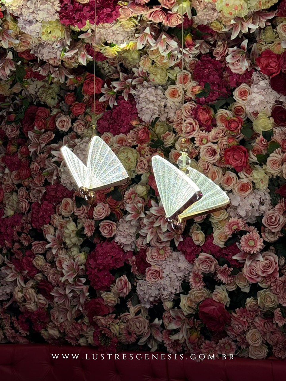 Pendente moderno em formato de borboleta/libélula dourado com LED integrado, ideal para cabeceira de cama e lavabos. DCD00251 Lustres Gênesis - o melhore site da Internet para comprar Lustre Sindora